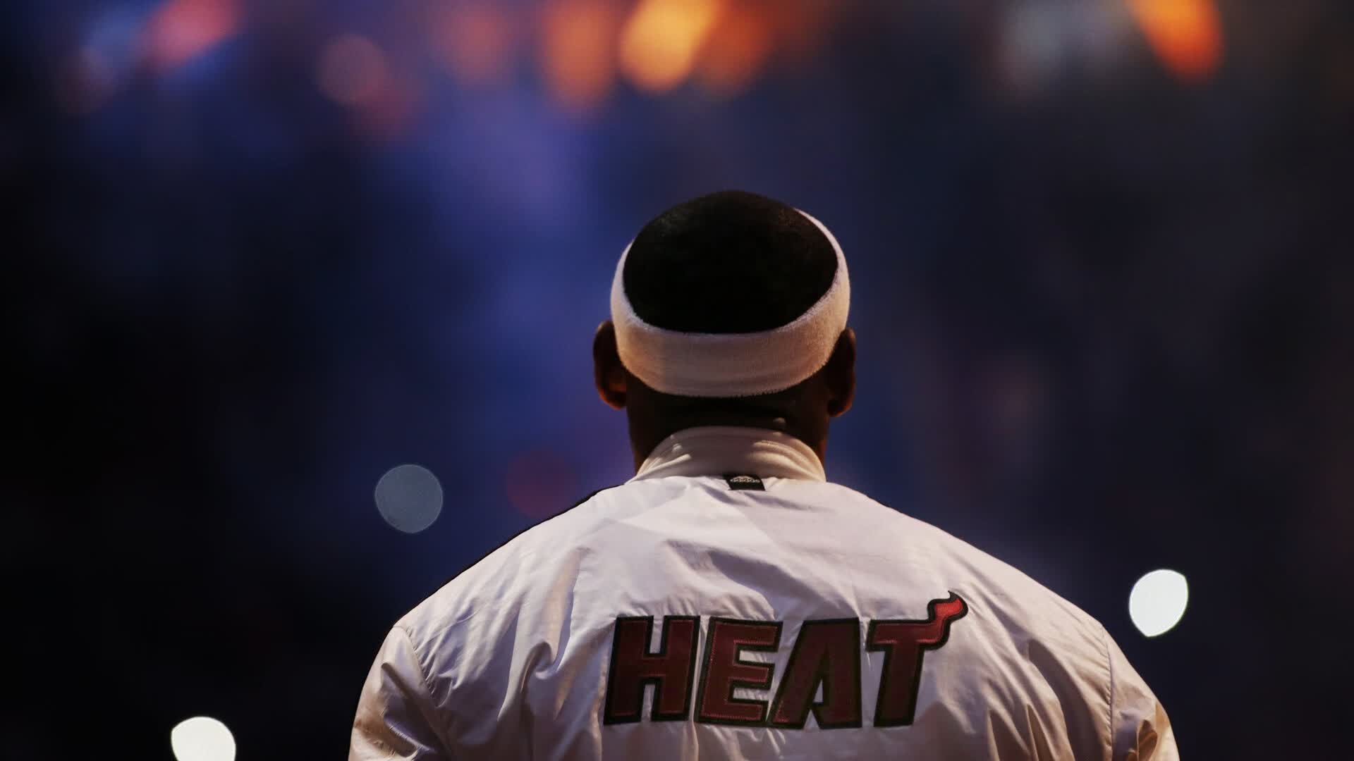 红土之王空降斯台普斯!纳达尔现身NBA引快船球迷沸腾
